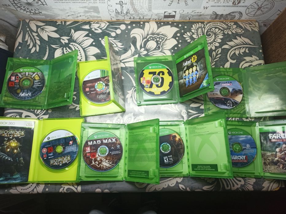 Xbox one (8 дисков вместе)