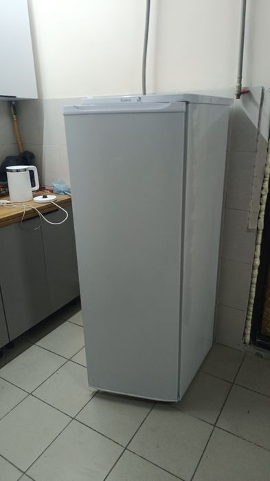 Квартира в частном доме кухня студия .