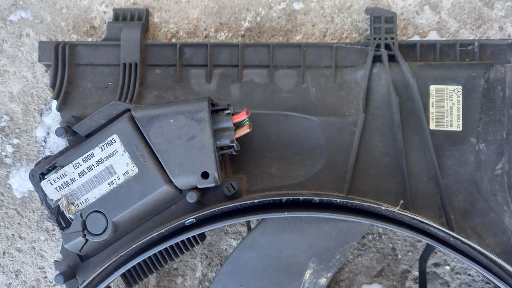 Продам Вентилятор радиатор на Мерседес w203