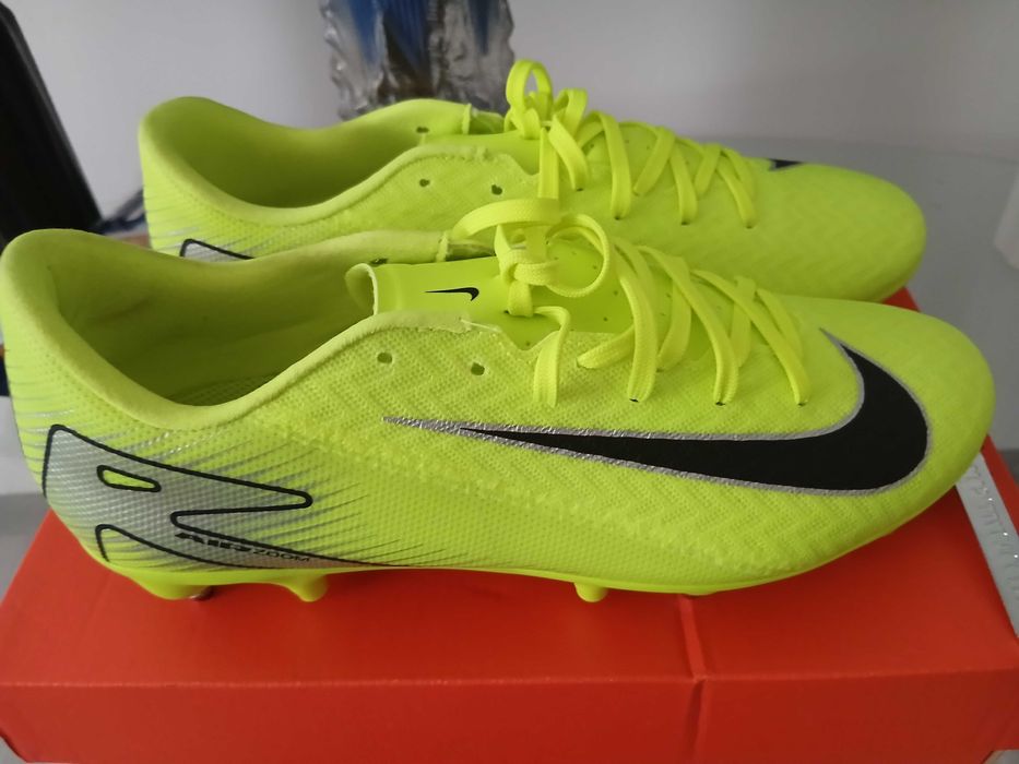 Ghete de fotbal Nike Vapor 16