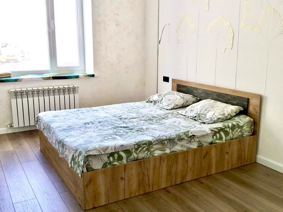 Продам кровать с матрасом
