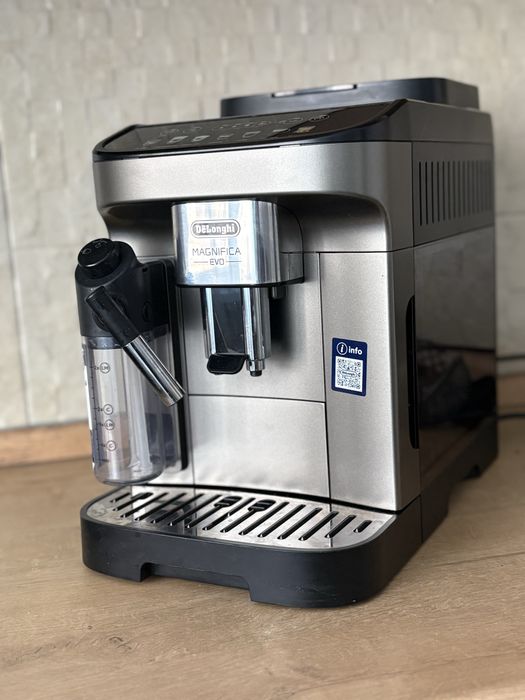 Кофемашина Delonghi Magnifica