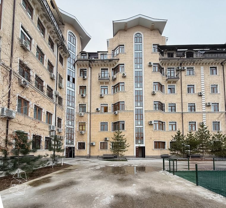 СРОЧНО! ПРОДАЁТСЯ 4/6/6 Просторные апартаменты 197 кв.м  возле Рестора