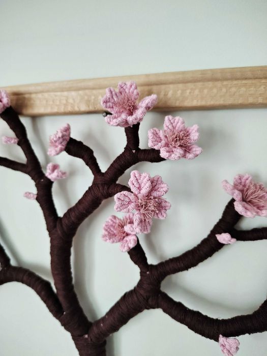 Ръчно изработена макраме стенна декорация "Черешово дърво"
