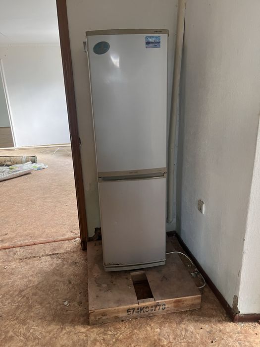 холодильники 2 штук