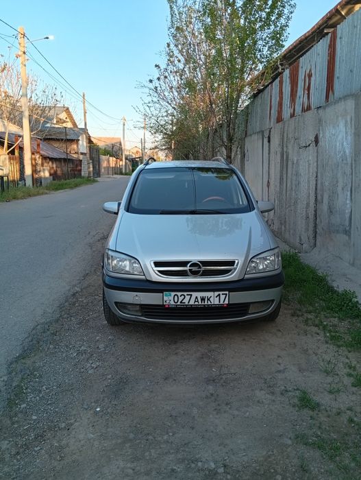 Зафира 1.8 2002 год