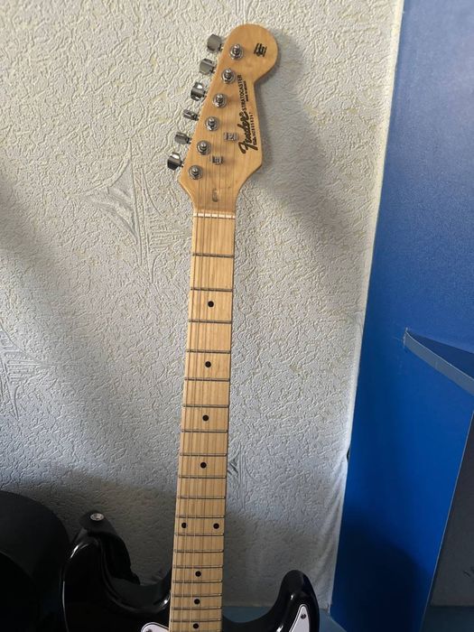 Электрогитара Fender Stratocaster