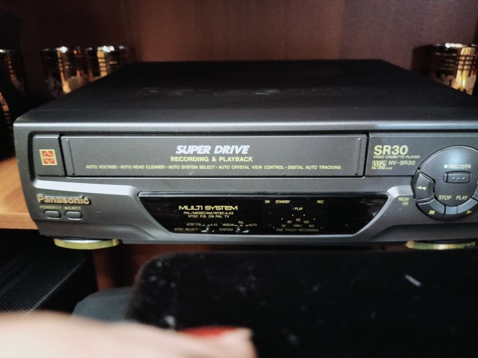 Продам видеомагнитофон PANASONIK