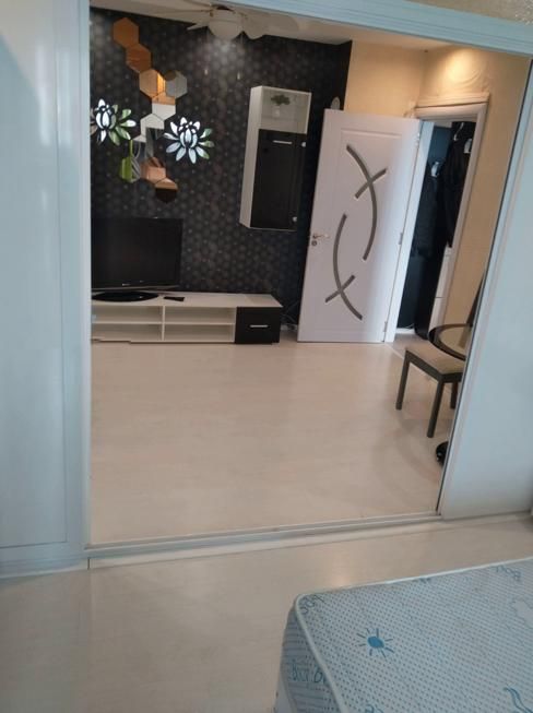 Дава се под наем Двустаен апартамент в София, Надежда 3 - 43 кв.м за 350 € - Снимка #1