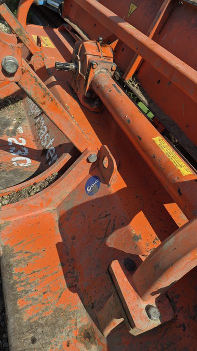 Tocator forestier 230.m.lucreaza la 1000 pe priza