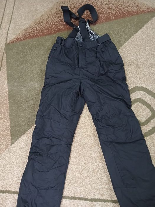 Продам лыжный костюм на девочку