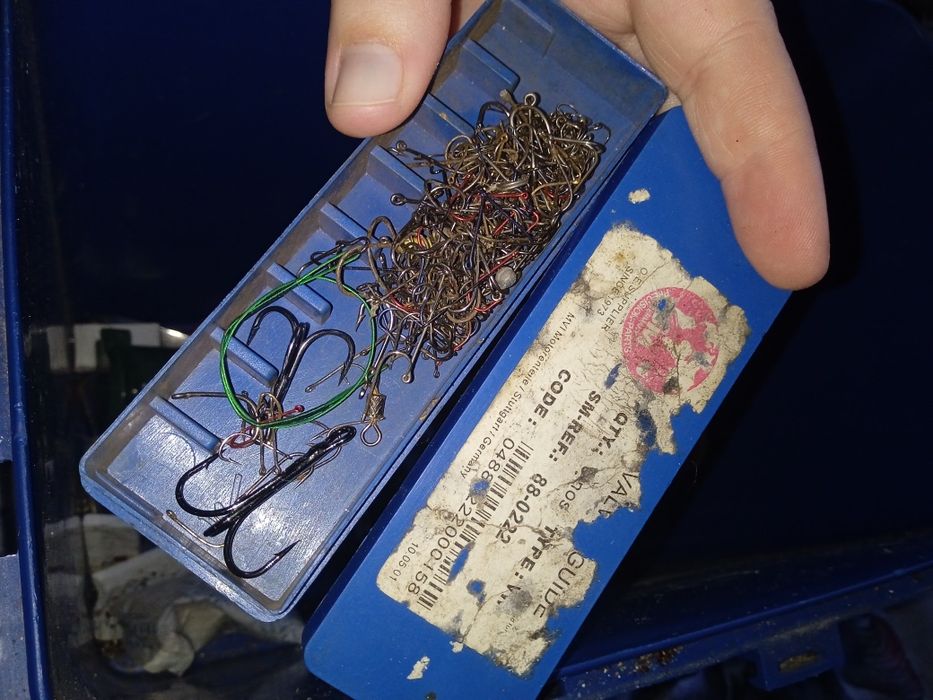 Отдам чемодан для рыбалки