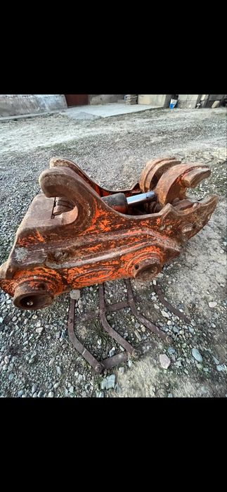 Быстросъемник Эксковатора. Для Hyundai LS 300