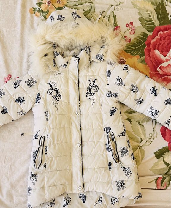 Qizlar uchun kurtka,palto,qishgi,куртка,astarli sifatli,holati zor