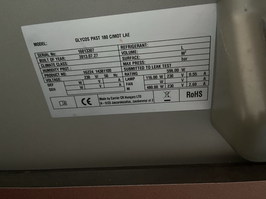 Vitrina orizontala pentru prajituri perfect functionala