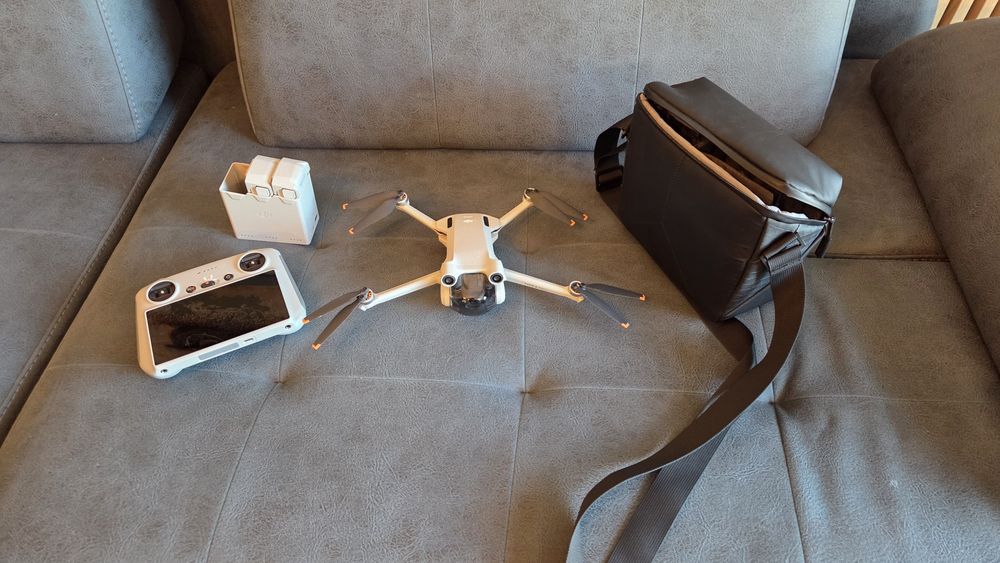 Drona Dji 3 mini proba Fly more ca noua