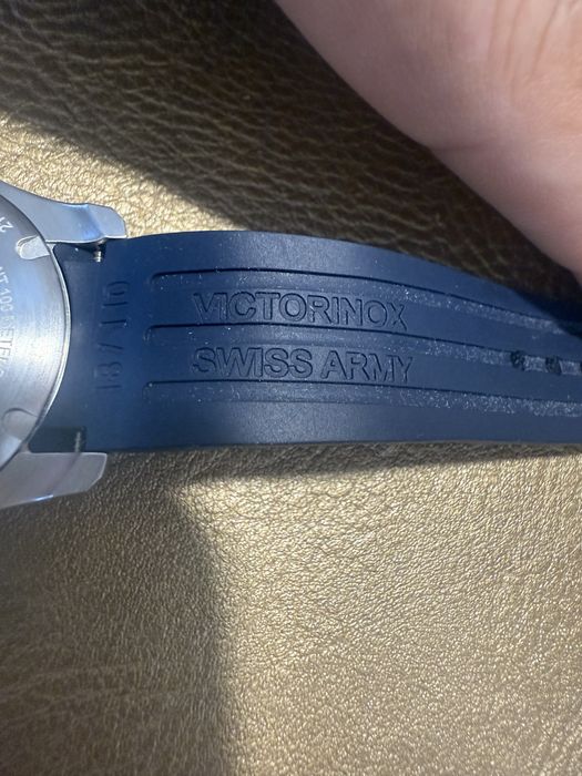 Vand ceas victorinox seria 241610 nou