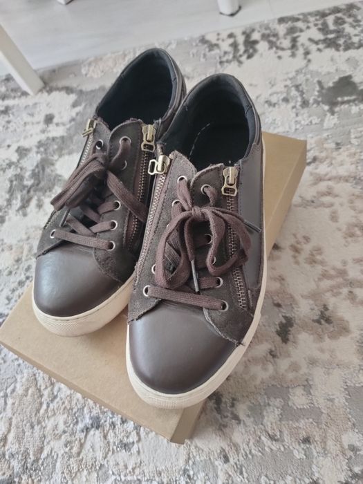 Продам кеды кожаные мужские