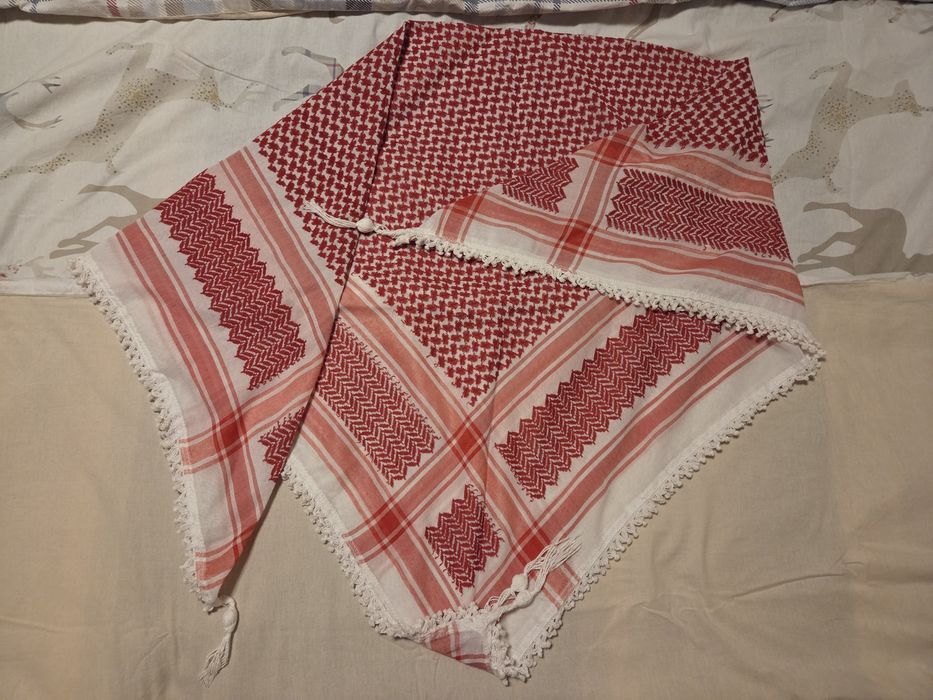 Шал с йордански мотиви