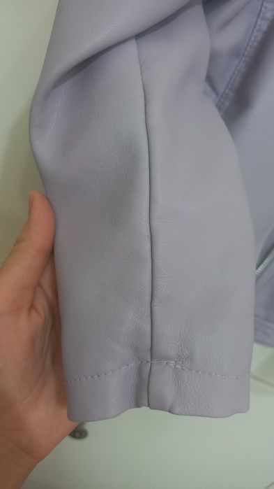 Куртка (кожанка) для девочки.