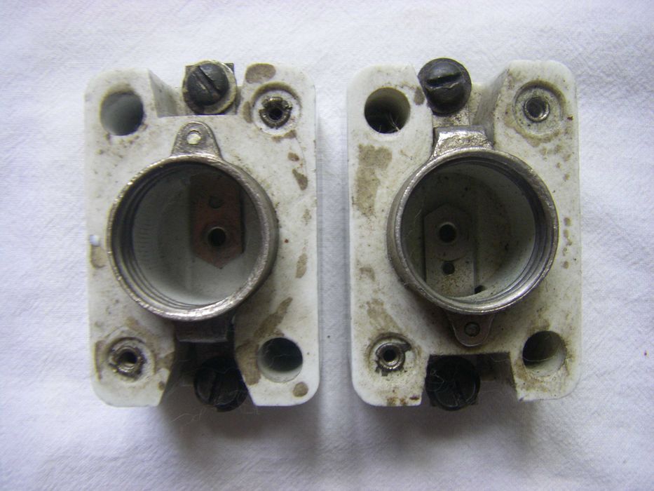 Основи за винтови керамични предпазители 25А/500В - 7 броя