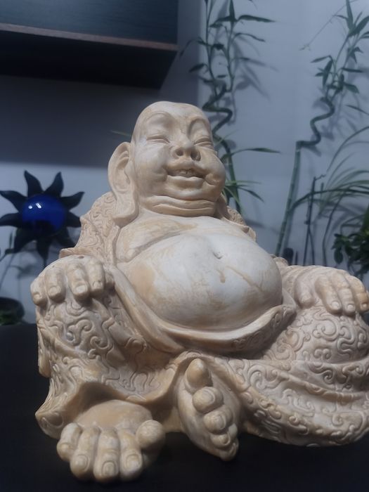 смеещия се Будакомпозитен материал с добавен каменен прах