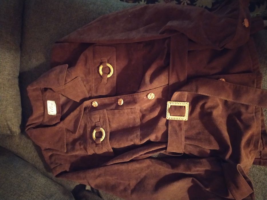 Кофта можно носить как с юбкой так и с джинсами на высокой посадке