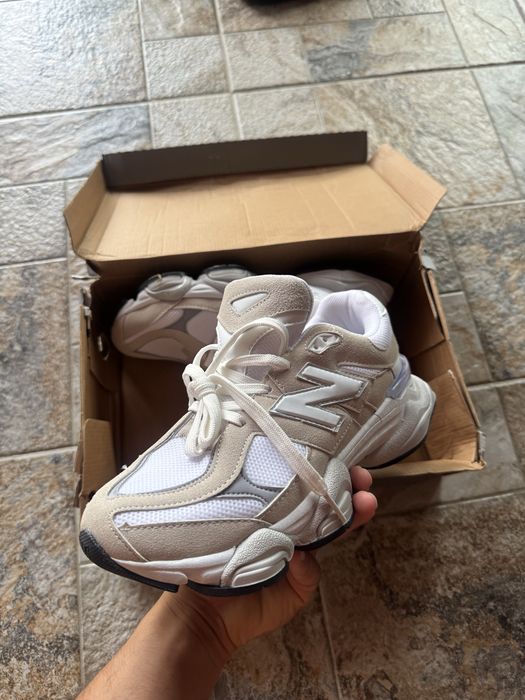 Vand adidasi new balance noi