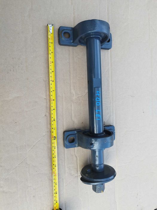 Ax cu rulmenți și lagăr