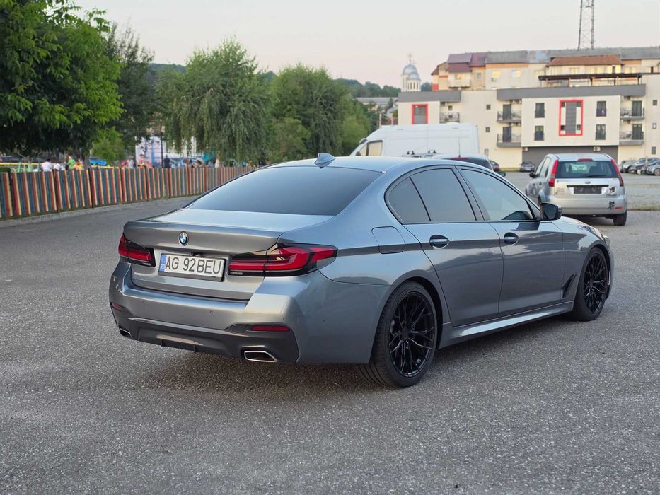 BMW 520d G30 LCI Mild Hybrid 2021 – M Pack – Laser – Ventilație – Soft Close – 360° – Harman Kardon – Head-Up Display