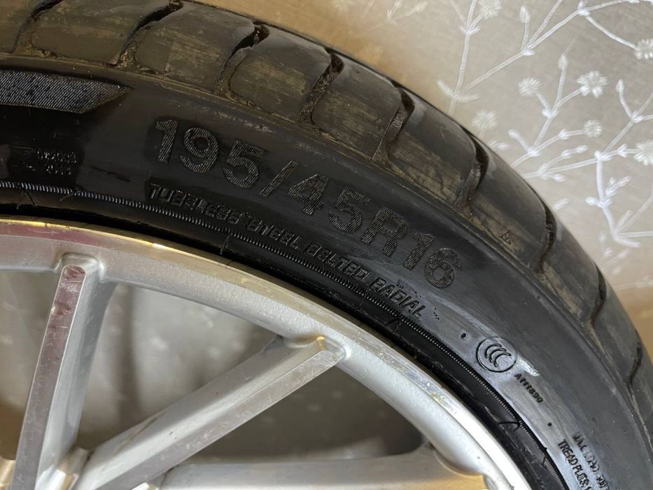 Продам комплект калес vossen R16