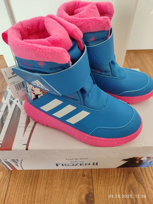 Нови Adidas детски ботуши, 32 номер