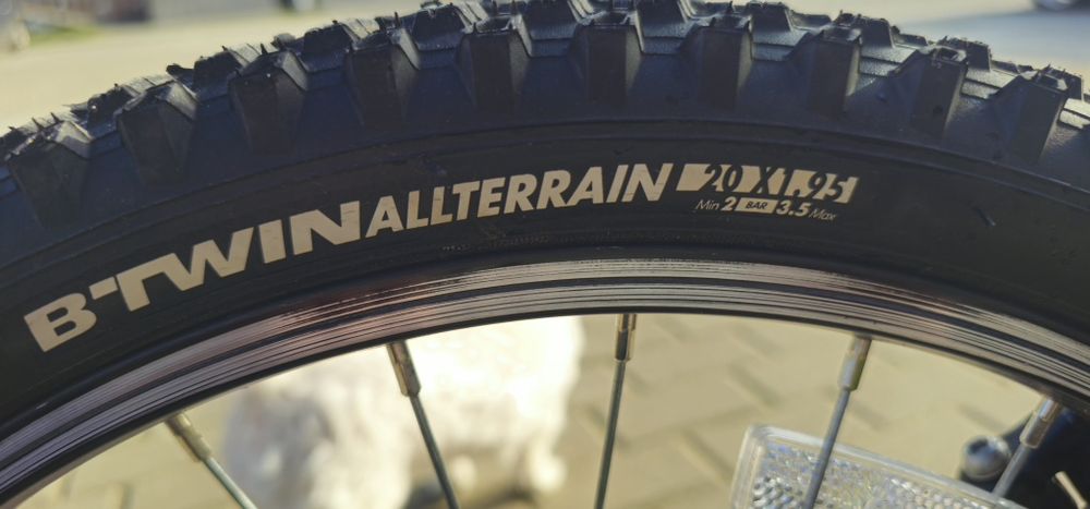 Vând bicicleta BTWIN 20/INCH. 5-9 ani