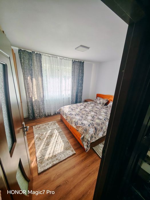 Închiriez apartament