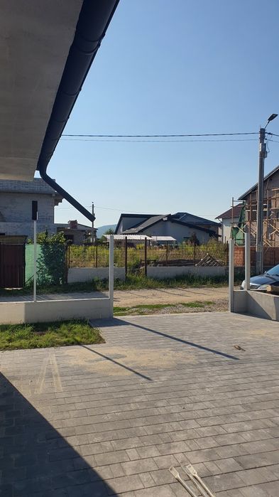 Particular vând casă