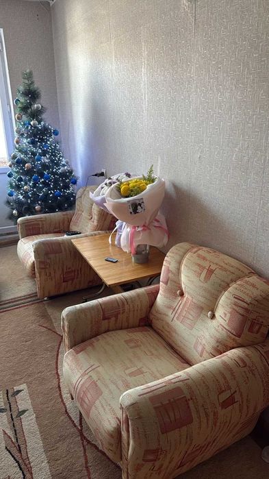 Отдам даром диван и 2 кресла