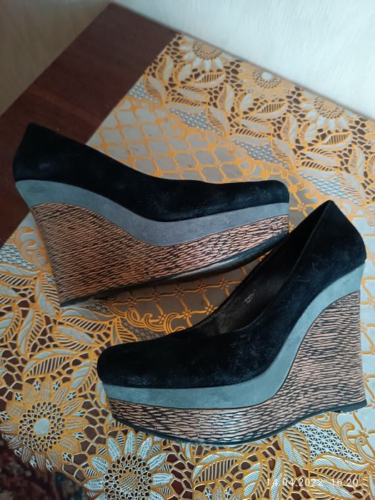 Туфли на сплошной подошве Турция размер 38-39 замш