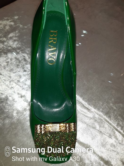 Туфли сотаман янги