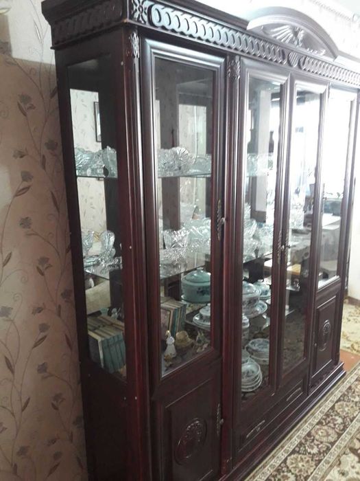 Сервант Горка в хорошем состоянии