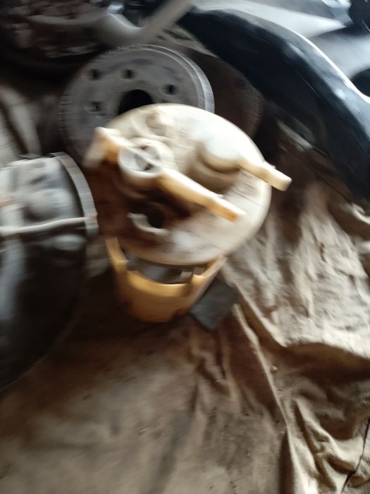 Продам запчасти таета авенсис