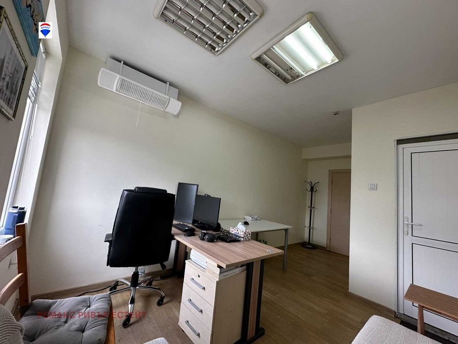 Офиси под наем в търговия на едро гр. Русе