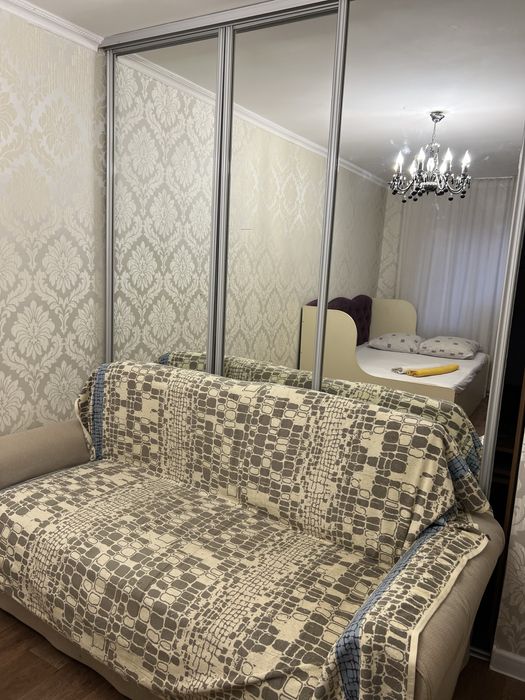 Азаттык (магазин Батыс) сзади