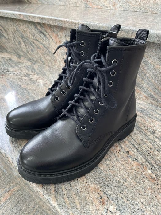 Ghete piele Primadonna nr. 36