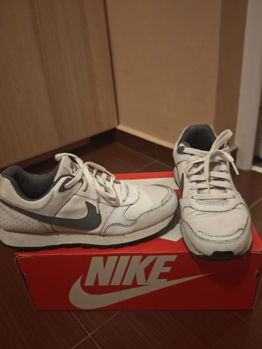 NIKE  ND RUNNER 42,5