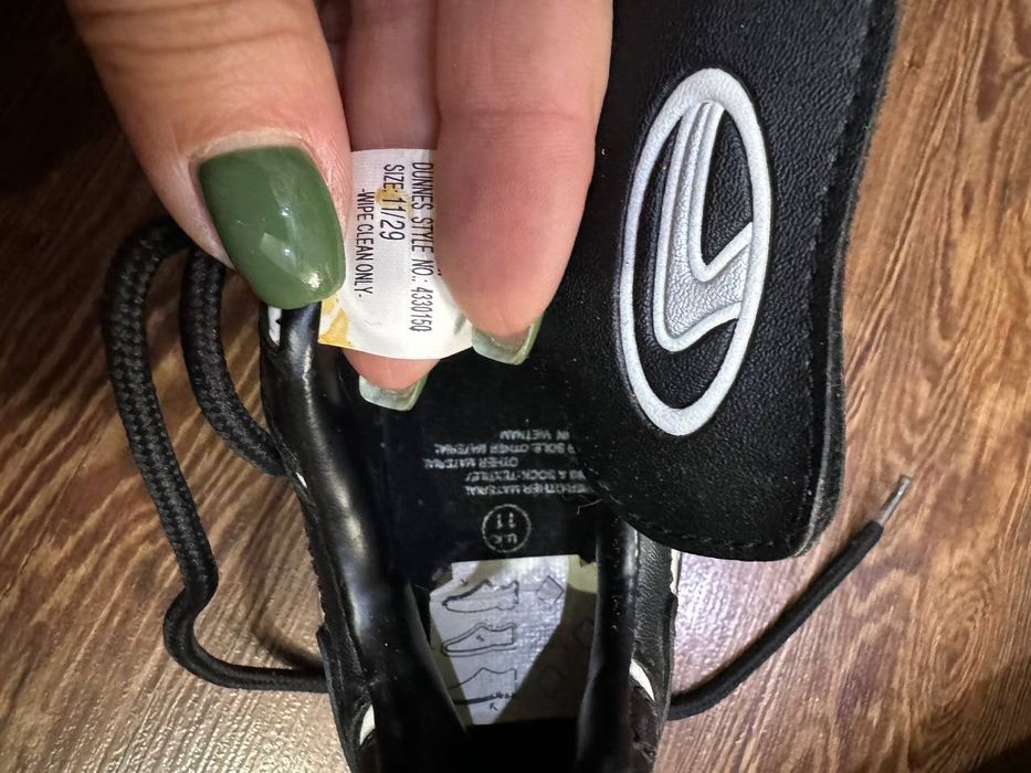 Продаются Детские футбольные бутсы