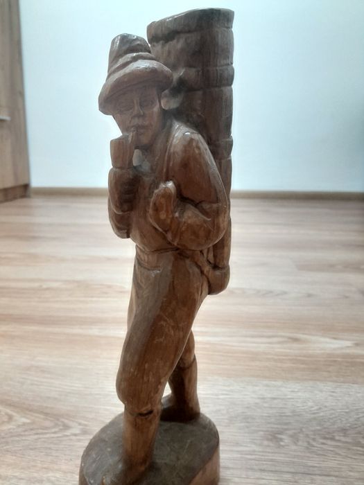 Sculpturi din lemn