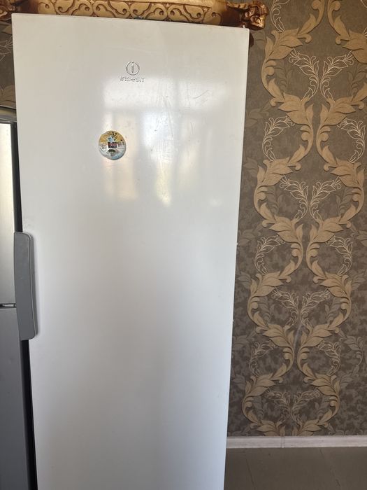 Морозильная камера Indesit