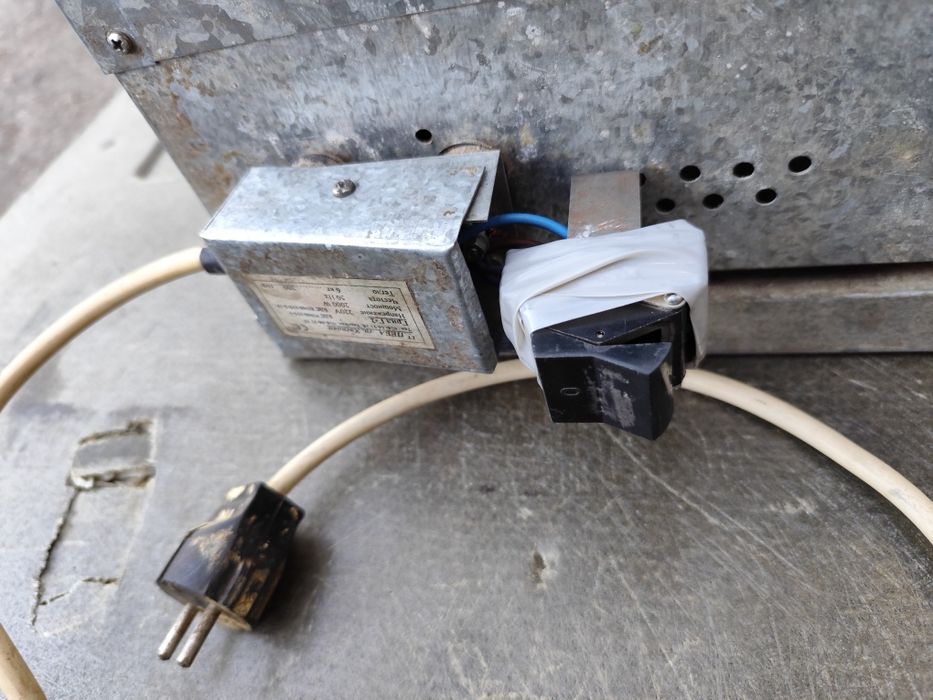 професионален парти грил 
D 372 SCM 4C
Добро състоя