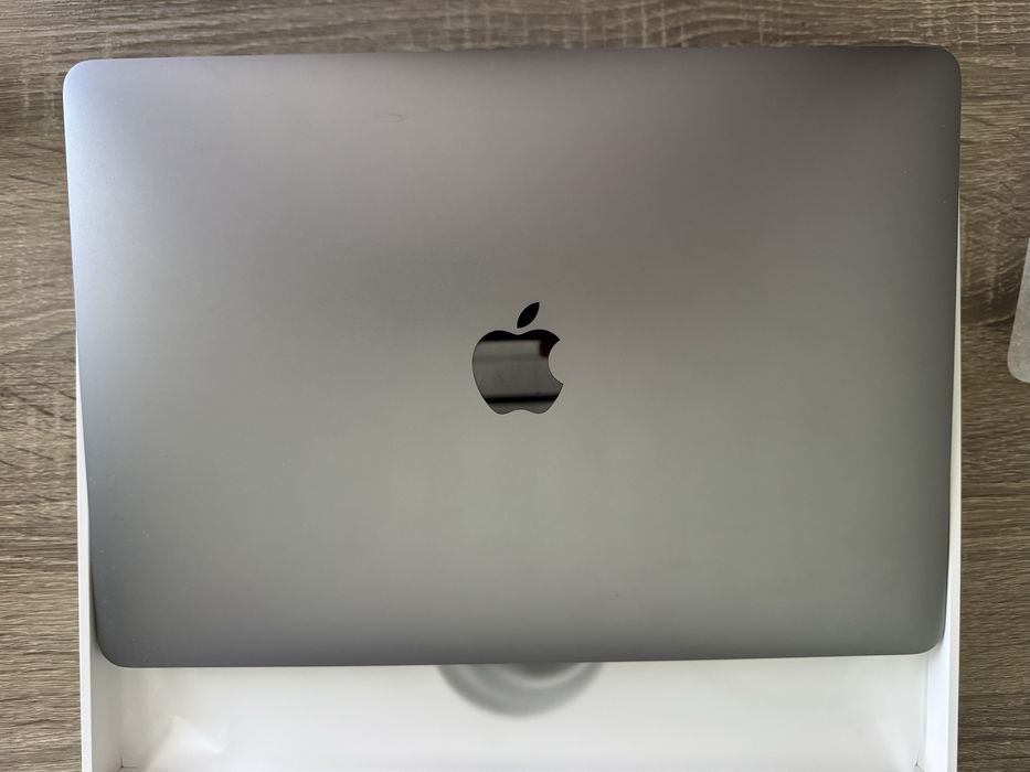 MacBook Air 13" (M1, 2020) – лаптоп в Перфектно състояние