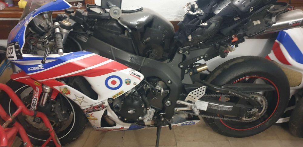 Cbr 1000 rr 2007 на части